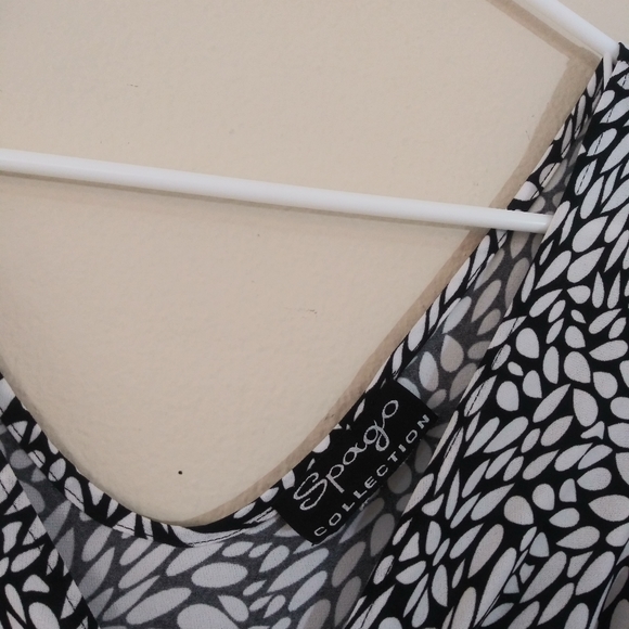 Short Sleeve Dress - Picture 5 of 5